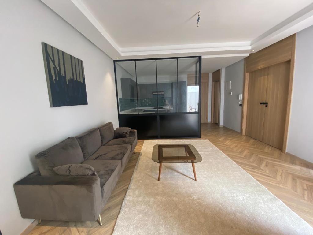 Spacious New 1-Bedroom Unit In Downtown W Terrace And Free Parking Casablanca Exteriör bild